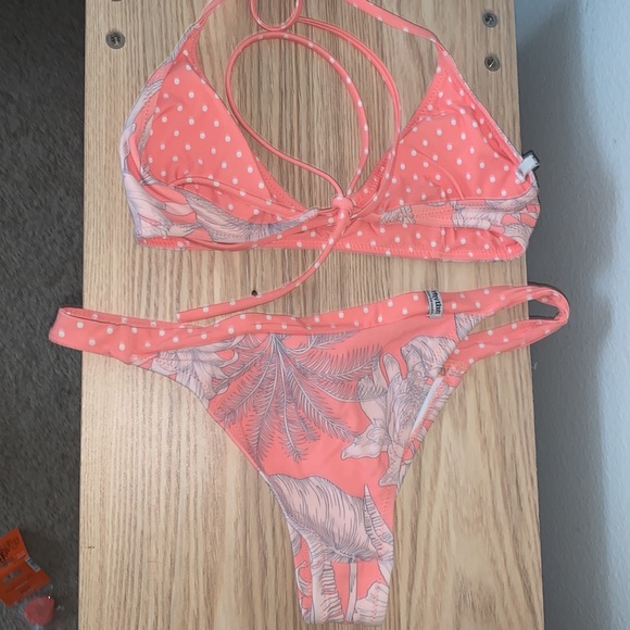 Rhythm reversible bikini set - Picture 2 of 3